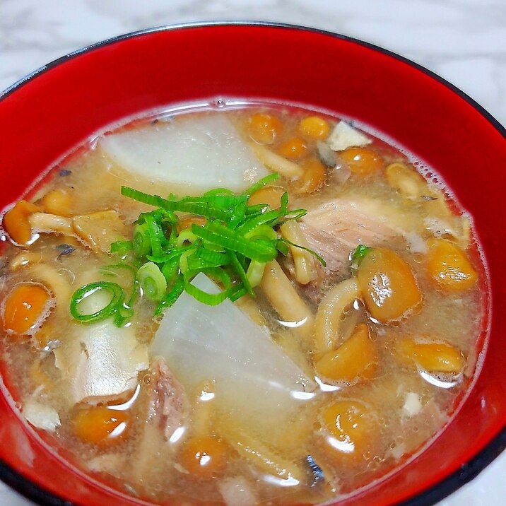 鯖の水煮と大根のなめこ味噌汁 レシピ 作り方 By じゅん たま 楽天レシピ 鯖の水煮と大根のなめこ味噌汁 レシピ 作り方 By じゅん たま 楽天レシピ